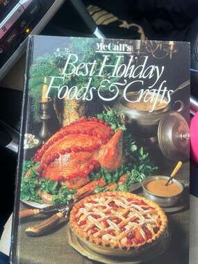 McCall's Best Holiday Foods & Crafts Hardcover Cookbook (1986)